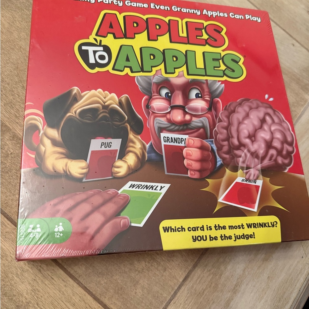 Mattel Apples to Apples Game - Red and Green Edition